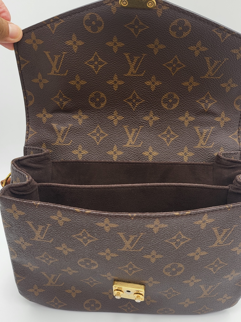Louis Vuitton Brown Monogram Pochette Metis Crossbody Bag M44875, Authentic !! - Picture 9 of 16
